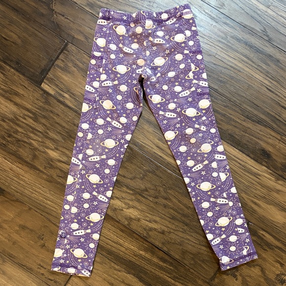 Majestic Mission Purple Space-Print Kids Leggings with Planets (and Pockets!) - Picture 3 of 3